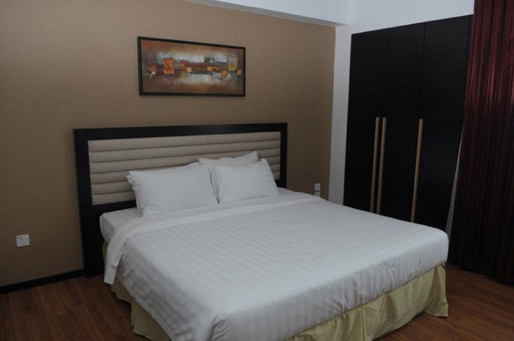 Likas Square Apartment Hotel 亞庇 外观 照片