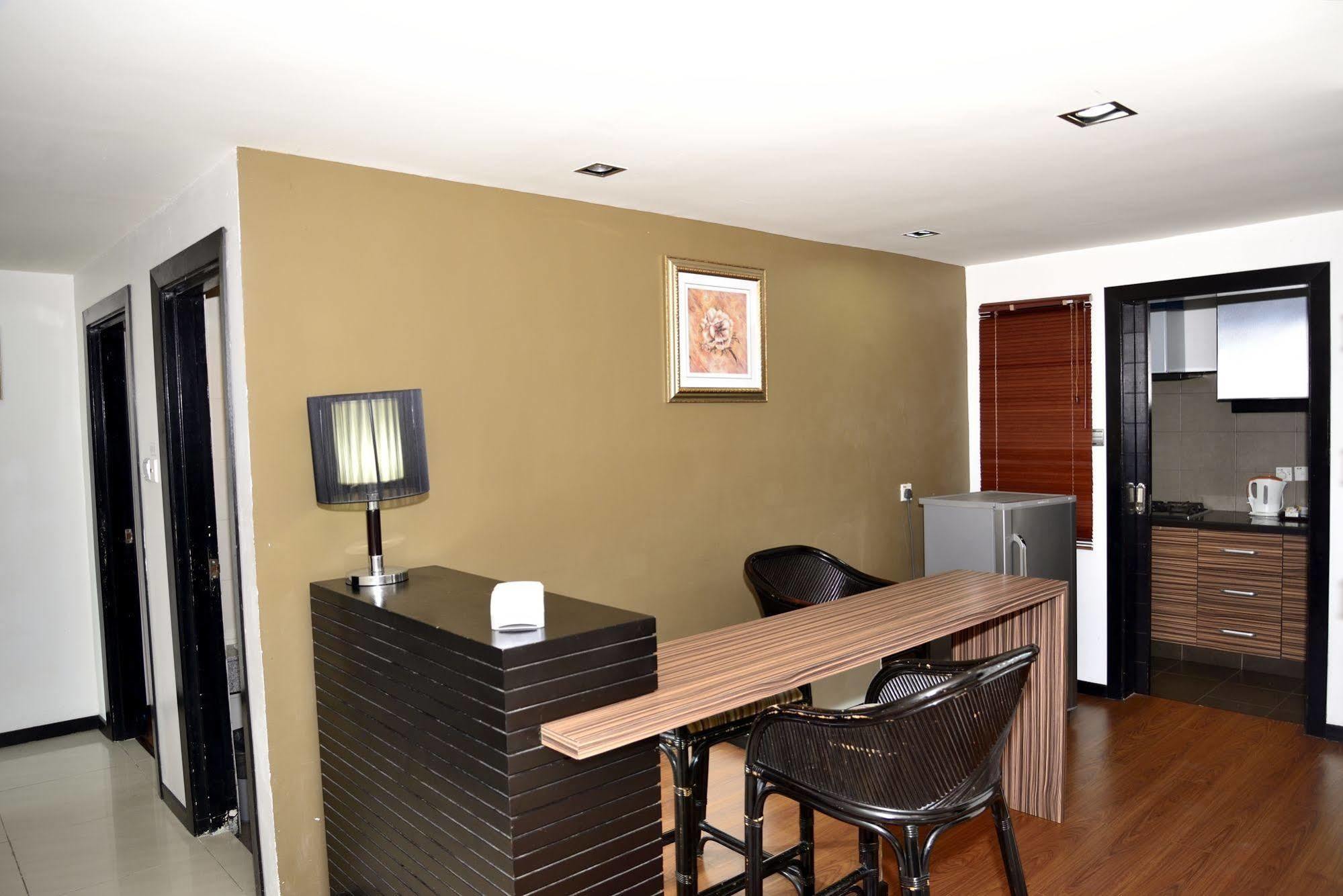 Likas Square Apartment Hotel 亞庇 外观 照片