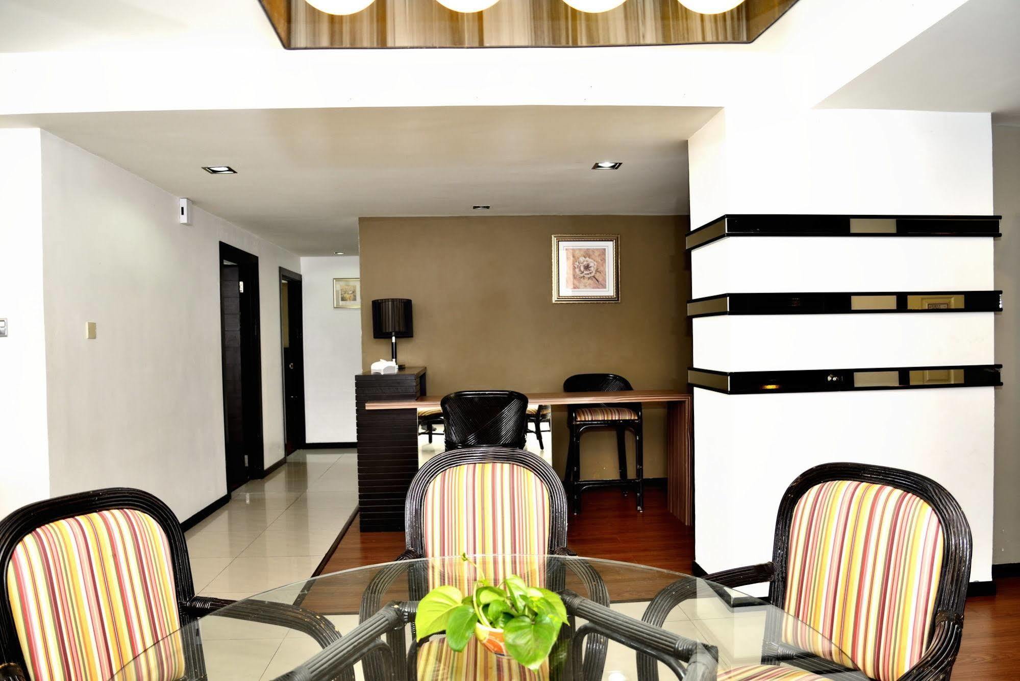Likas Square Apartment Hotel 亞庇 外观 照片