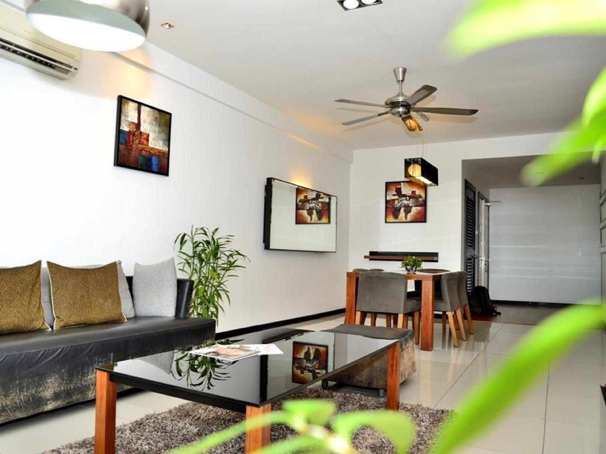 Likas Square Apartment Hotel 亞庇 外观 照片