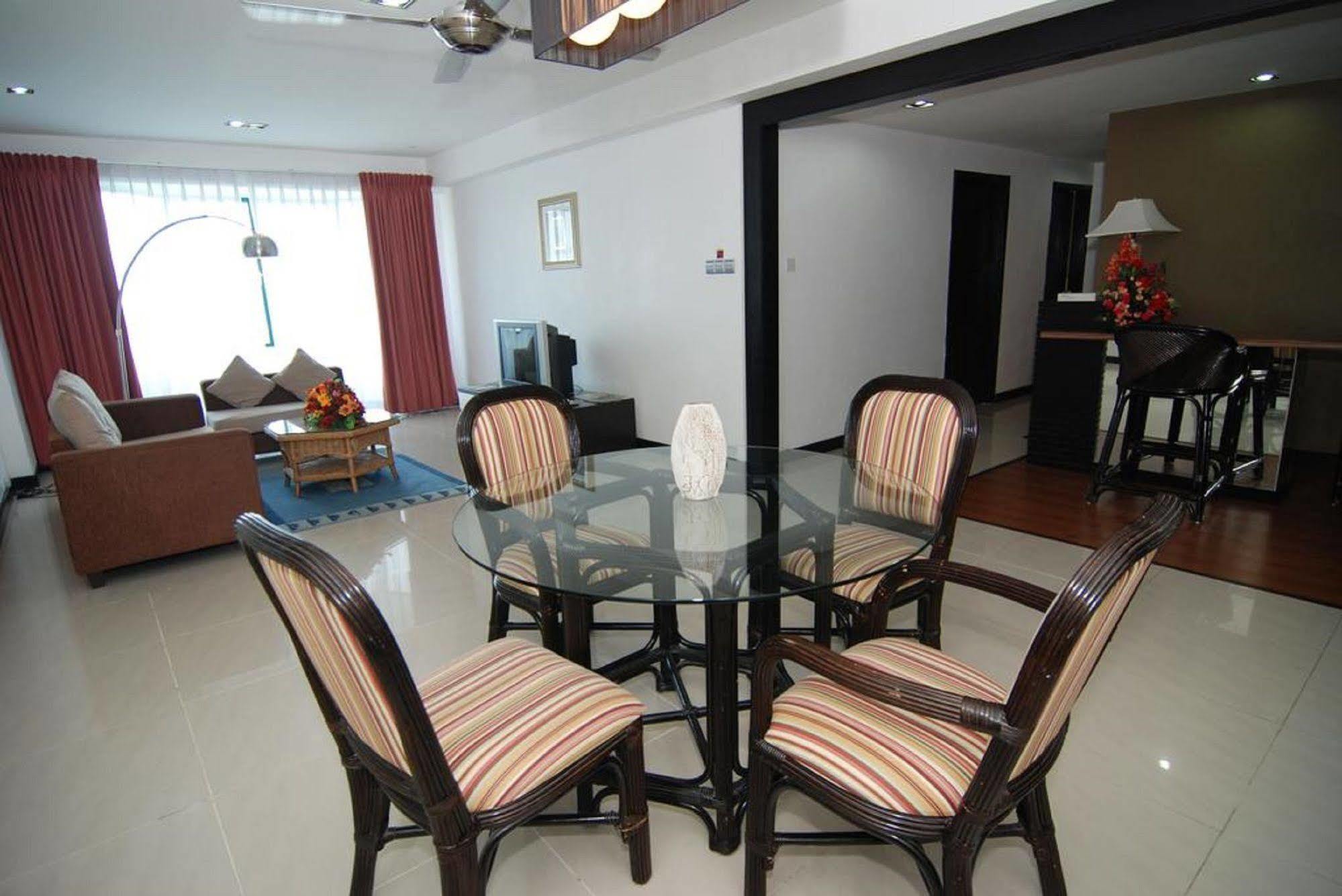 Likas Square Apartment Hotel 亞庇 外观 照片