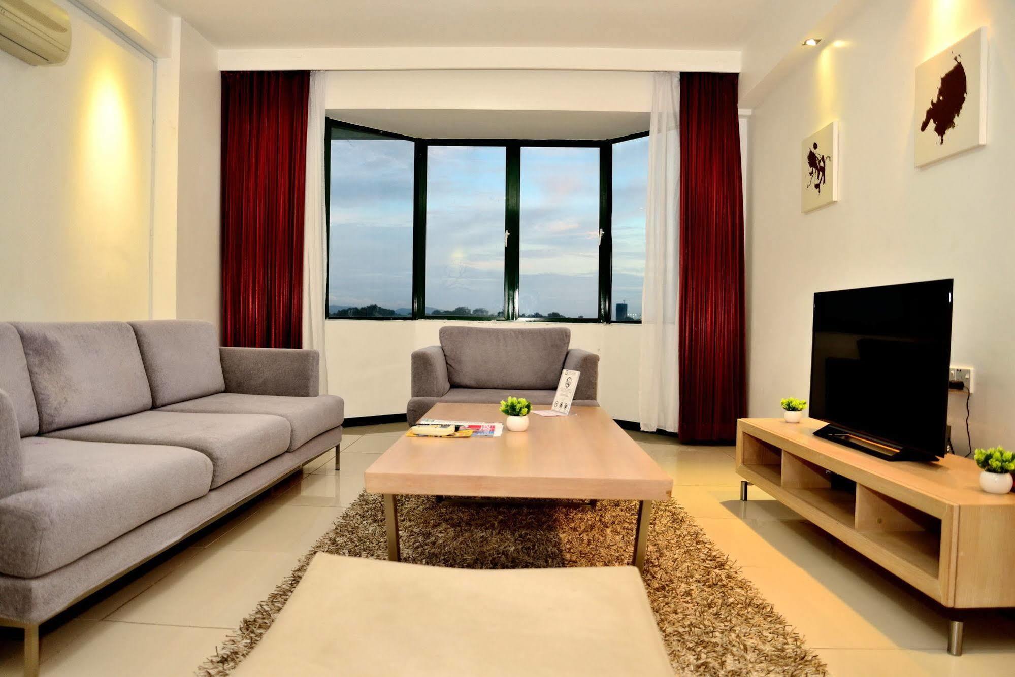 Likas Square Apartment Hotel 亞庇 外观 照片